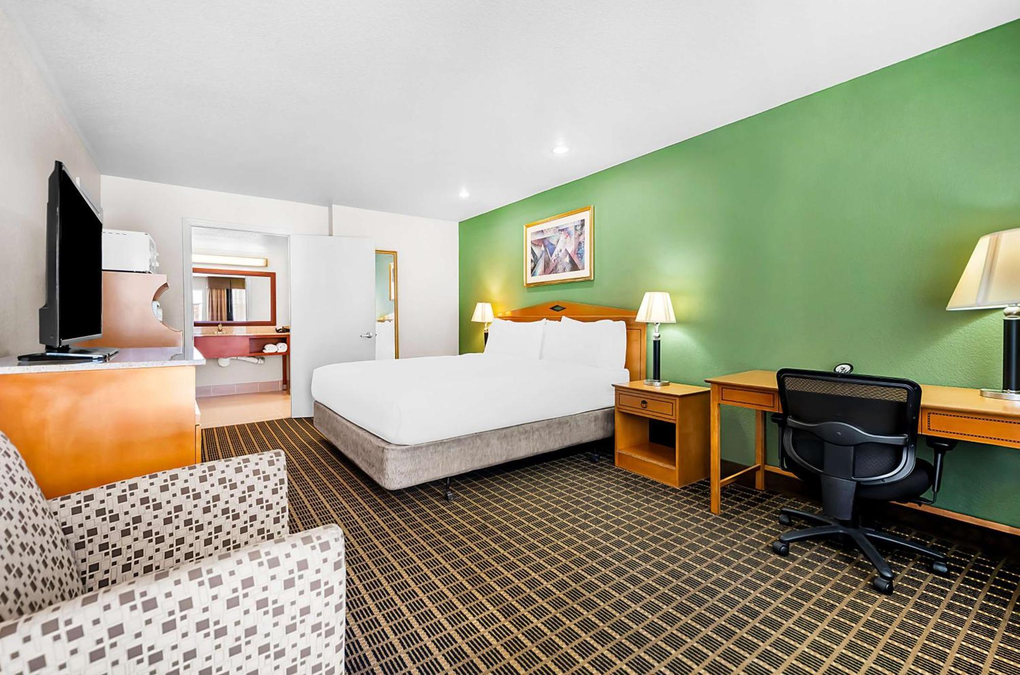 Hotel South 3*