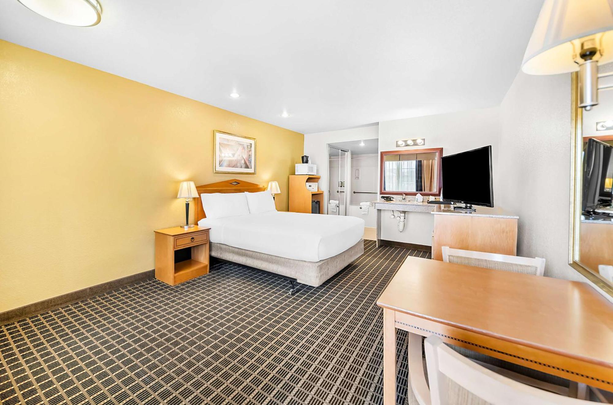 South 3* San José